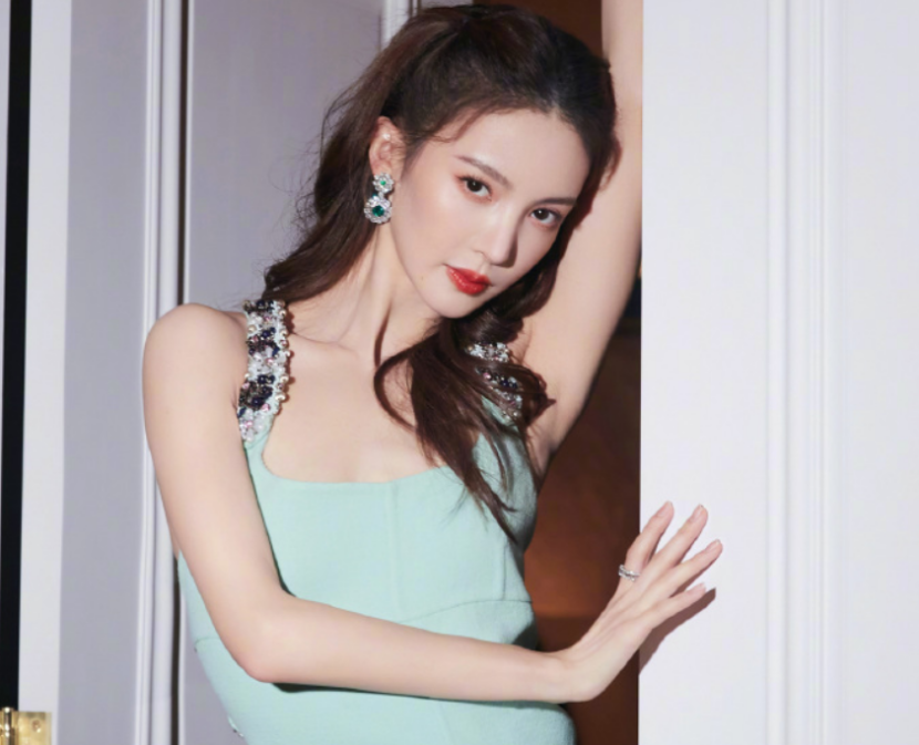  利物浦新帅首签曝光，德甲锋霸空降安菲尔德