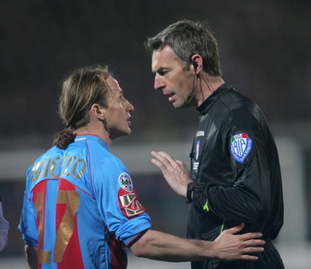  都灵德比战平局收场双方球迷爆发冲突  